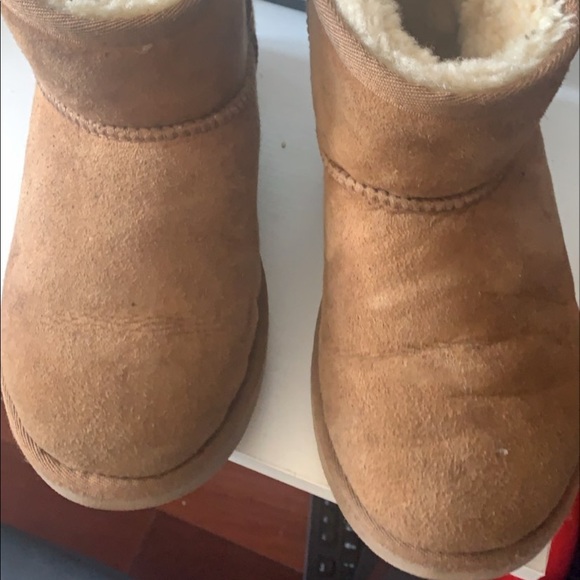 kids uggs size 2